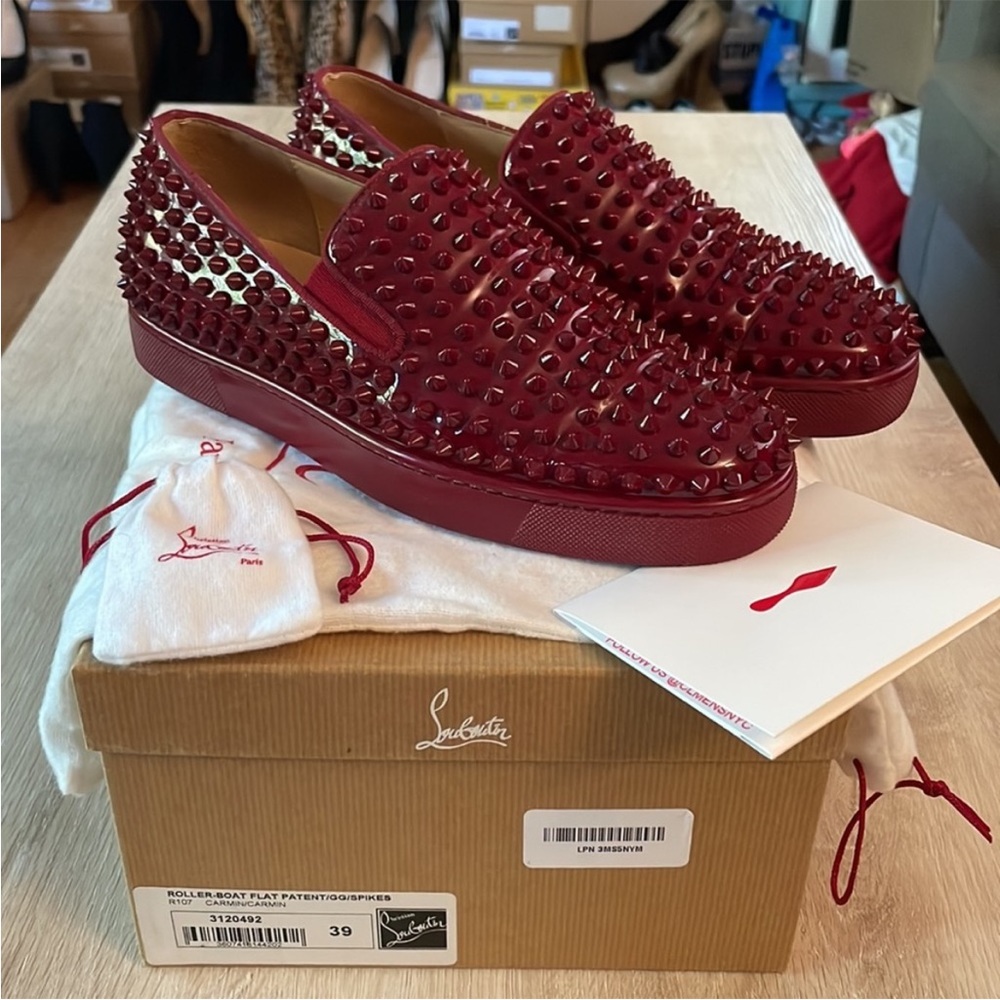 ☀️SALE☀️ Louboutin Roller Boat Spikes in Carmin Patent Leather - 39
